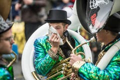 Bohl vor dem Waaghaus Start St.Galler Fasnacht 2018 mit Guggen und Plakatenthüllung. (Bild: Hanspeter Schiess)