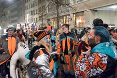 Fasnachtsauftakt 2018 mit der Aguggete beim Vadian Denkmal in der Stadt St. Gallen (Bild: Urs Bucher)