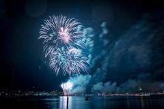 Das Feuerwerk an Luzerns Neujahrshimmel. (Bild: Simon Infanger)