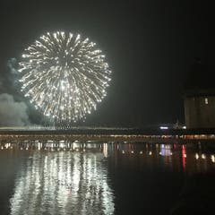 Silvester-Feuerwerk 2017/2018 über Luzern. (Bild: Cristina Tschuppert)