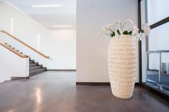 Rundgang durch den Neubau der Neuapostolischen Kirche in St. Gallen (Bild: Urs Bucher)