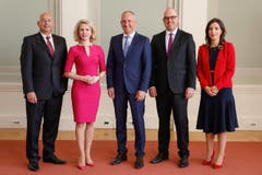 Ganz in Pink für die Vereidigung als Regierungsrätin in Vaduz im März 2017. (Bild: Keystone/IKR/Brigitt & Eddy Risch)