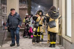Fasnachtsauftakt 2018 mit der Aguggete beim Vadian Denkmal in der Stadt St. Gallen (Bild: Urs Bucher)