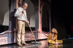 Momo: Die fantastische Geschichte von Michael Ende über die Zeit, sehr tief, philosophisch und wie gewohnt gekonnt und kindergerecht umgesetzt. Fotoprobe im Kinder-Musical-Theater Storchen, Magnihalden 7, 9000 Sankt Gallen. (Bild: Hanspeter Schiess)