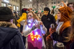 Fasnachtsauftakt 2018 mit der Aguggete beim Vadian Denkmal in der Stadt St. Gallen (Bild: Urs Bucher)
