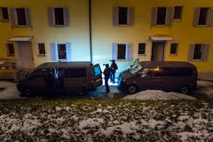 Sondereinheit der Stapo übt in Liegenschaft an der Haldenstrasse (Bild: Michel Canonica)