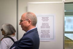 Muslime im Alltag - Rundgang durch die Moschee in Oberuzwil mit RR FŠssler (Bild: Michel Canonica)