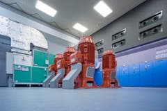 Die fünf Bohrlochpumpen. Drei davon wurden kürzlich ersetzt. Sie fördern je 5'000 Liter Wasser pro Minute. (Bild: Pius Amrein (1. Mai 2018))