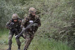 600 Soldaten an Volltruppenübung der Armee im Thurgau Mowag Gelände, Kiesgrube Bürgeln.
