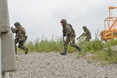 600 Soldaten an Volltruppenübung der Armee im Thurgau Mowag Gelände, Kiesgrube Bürgeln.