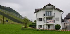 Im Keller dieses Hauses ereignete sich die Bluttat. (Bild: Ruedi Hirtl)