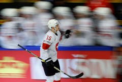 Gregory Hofmann jubelt nach dem dritten Schweizer Treffer. | Bild: Petr David Josek / AP (Herning, 17. Mai 2018)