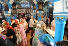 Jüdisches Pilgerfest zur Ghriba-Synagoge auf der Insel Djerba - Beter innerhalb der Synagoge.(Fotografin: Katharina Eglau)
