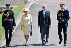Der früherer britische Premierminister Sir John Major und seine Frau Lady Norma Major. (Toby Melville/pool photo via AP)