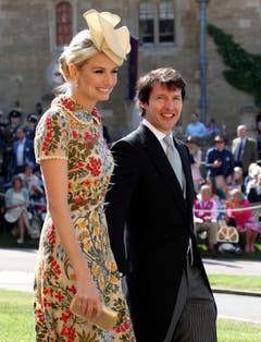 Musiker James Blunt and Sofia Wellesley lassen sich die Hochzeit nicht entgehen. (Chris Radburn/pool photo via AP)