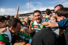 Der Krienser Saleh Chihadeh im Freudentaumel. Bild: Philipp Schmidli (La Chaux-de-Fonds, 19. Mai 2018)