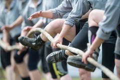 So bereitet sich das Damen-Team von Gonten auf den Wettkampf vor. Bild: Urs Flüeler, Keystone (Stans, 19. Mai 2018)