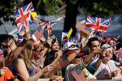 Fans fiebernten mit. (AP Photo/Kirsty Wigglesworth)