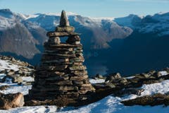 Steinhaufen signalisieren den Weg. (Bild: Bård Basberg)