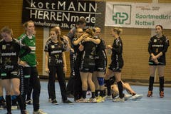 Enttäuschung bei den Spielerinnen von Brühl. | Bild: Dominik Wunderli (Nottwil, 22. Mai 2018)