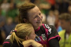 Spono gegen Brühl (Schwarz)Spono wird Schweizer Meister. Tränen der Freude bei den Spielerinnen