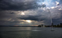 22. Mai 2018: Hier braut sich etwas über dem Zugersee zusammen. Leserbild: Daniel Hegglin