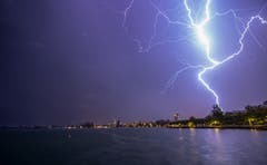 Gewitter über Zug. (Bild: Daniel Hegglin (Zug, 23. Mai 2018))