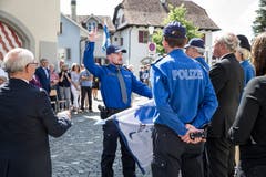 R. Gut aus Kriens wird als Polizist in Sursee vereidigt. (Bild: Manuela Jans-Koch, 24. Mai 2018)