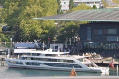Das MS Diamant das erste Mal nach der Reparatur wieder am Landungsteg beim Bahnhof. (Bild: Anton Krieger-Lichotta (Luzern, 24. Mai 2018))