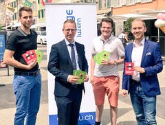 Die Jungfreisinnigen waren in Willisau. Mit dabei: Kantonsrat Jim Wolanin (zweiter von links) (Bild: PD)