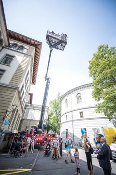 Bei der Feuerwehr Luzern konnte man in die Höhe steigen. Bild: Roger Grütter
