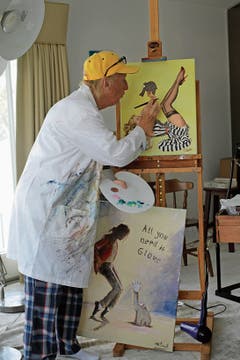 «Mit meinen Bildern bin ich nie ganz zufrieden»: Otto im Atelier. (Bild: Daniela Grunwald)