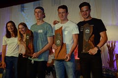 Alle Geehrten auf einen Blick von links: Mathilde Gremaud (Spezial-Award), Giulia Tanno (Titlis-Award), Andri Ragettli (Spezial-Award und Haupt-Award Freestyle), Matthias Iten (Award Alpin) und Niklas Hartweg (Award Nordisch).