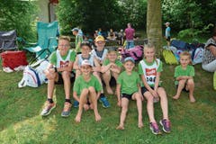 Die Kinder der Jugi Bütschwil hatten einen kurzen Anfahrtsweg hinter sich. Zusammen mit mehr als 500 Leichtathletinnen und Leichtathleten hatten sie bei perfekten äusseren Bedingungen ihren Spass. (Bild: Beat Lanzendorfer)
