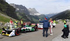 Instruktionen am Filmset. (Bild: Audi AG, Spiringen, 28. Mai 2018)