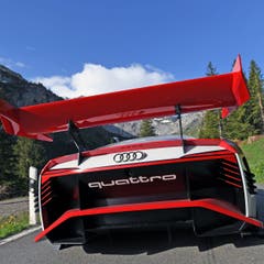 Audi dreht am Klausenpass einen Clip für die Formel E. (Bild: Audi AG, Spiringen, 28. Mai 2018)
