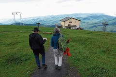 Auf dem Weg zur Bergstation der Luftseilbahn Wasserauen.