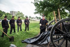 Die Herrgottskanoniere beim Appell. (Bild: Manuela Jans-Koch (Sempach, 30. Mai 2018))