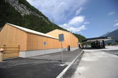 Der Neubau wurde im Stil der traditionellen Urner Ställe errichtet. (Bild: Urs Hanhart (Schattdorf, 31. Mai 2018))