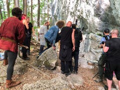 Impressionen von den Dreharbeiten im Brünigwald für den Film-Trailer von «Tell - A Story», bei dem der Obwaldner Luke Gasser Regie führen soll. (Bild: Monika Baechler)