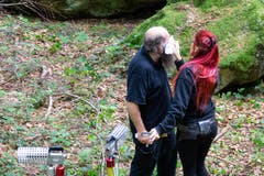 Impressionen von den Dreharbeiten im Brünigwald für den Film-Trailer von «Tell - A Story», bei dem der Obwaldner Luke Gasser Regie führen soll. (Bild: Monika Baechler)