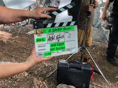 Impressionen von den Dreharbeiten im Brünigwald für den Film-Trailer von «Tell - A Story», bei dem der Obwaldner Luke Gasser Regie führen soll. (Bild: Monika Baechler)