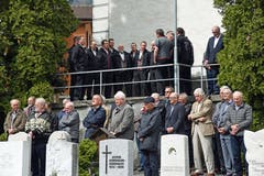 Totenehrung auf dem Friedhof, umrahmt von Jodlerklub Wiesenberg. (Bild: Robert Hess)