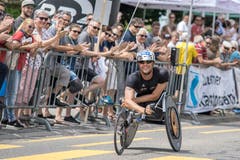 Marcel Hug bei der Zieleinfahrt. (Bild: Pius Amrein / LZ)