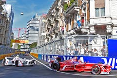 Die Rennstrecke führt mitten durch die Stadt Zürich (Bild: Walter Bieri / Keystone (Zürich, 10. Juni 2018))