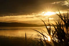 Romantischer Sonnenuntergang am Sempachersee. (Bild: Xaver Husmann)