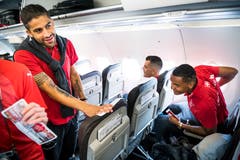 Wo ist mein Platz? Ricardo Rodriguez (links) und Manuel Akanji. (Bild: Laurent Gilliéron / Keystone (Zürich, 11. Juni 2018))