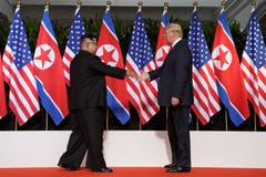 Historisches Händedruck: Kim Jong Un und Donald Trump beim Gipfeltreffen in Singapur. (AP Photo/Evan Vucci)