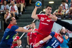 Wuchtig zum Abschluss: Lukas Maros. (Bild: Alexandra Wey / Keystone)