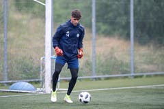 U21-Torhüter Nicolas Staubli (19) trainierte am Mittwoch mit der 1. Mannschaft mit. (Bild: Pius Amrein (Luzern, 13. Juni 2018))